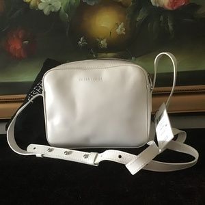 NWT Eileen Fisher SLEEK ITALIAN LEATHER Crossbody Bag with Dust Bag Bone JE